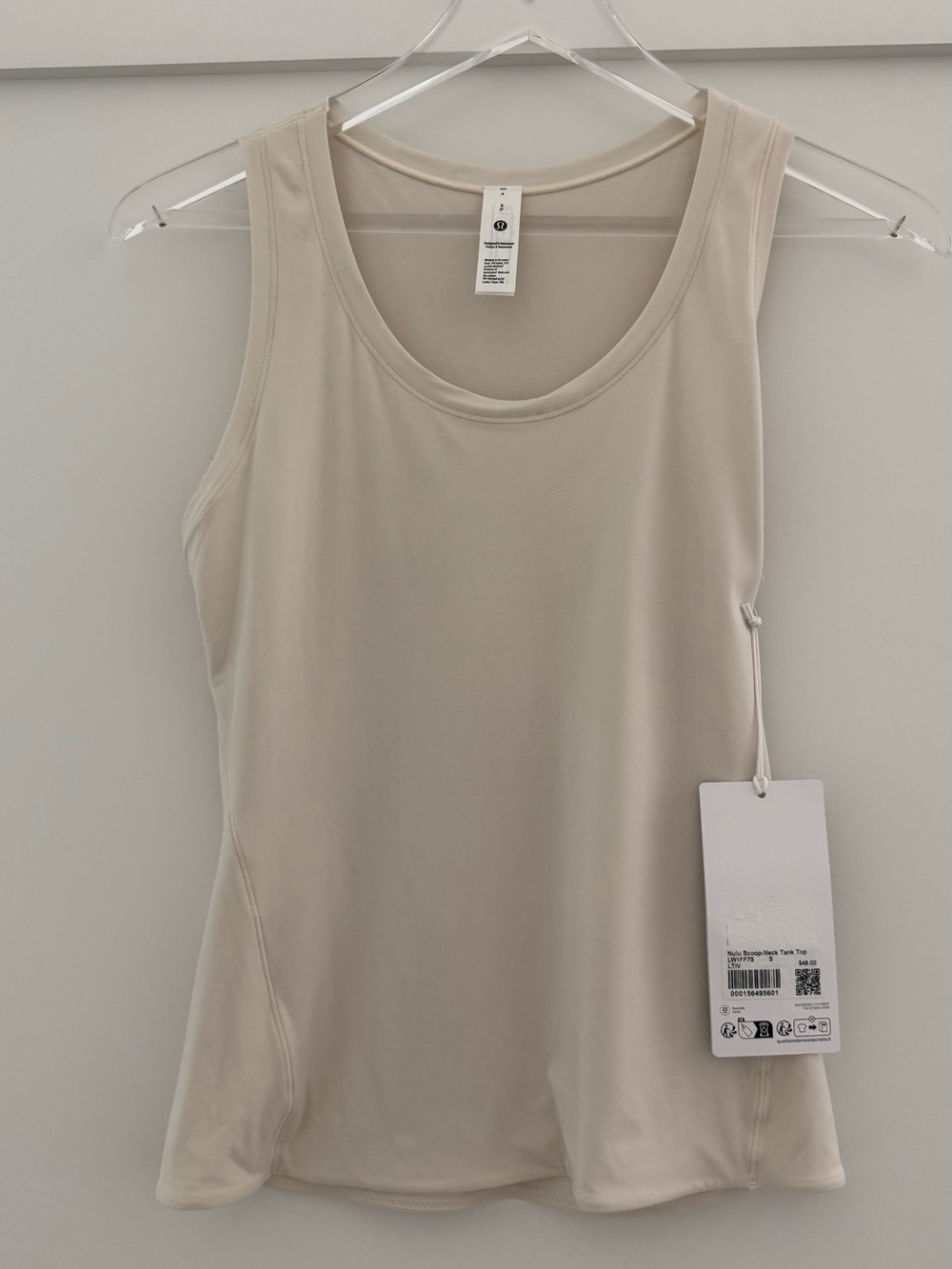 Lululemon nulu scoop neck -small